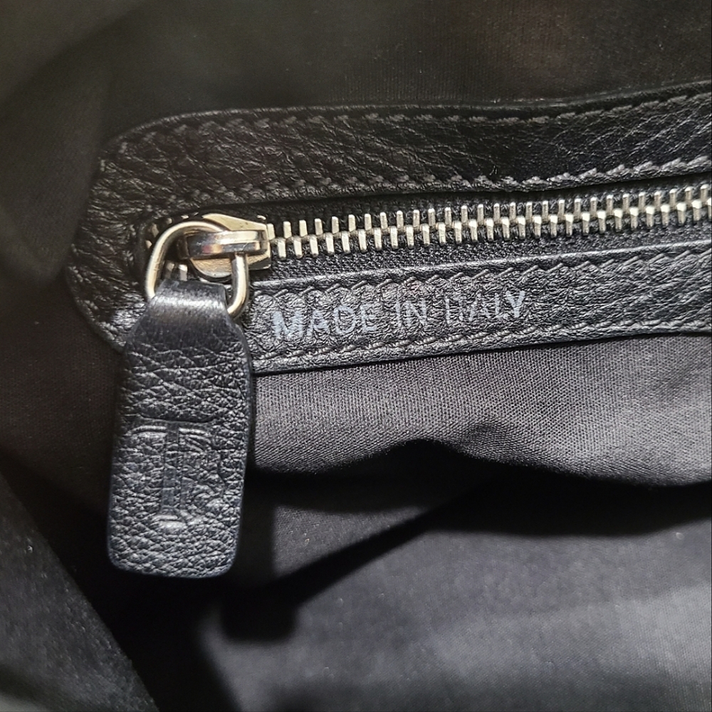 TOD'S Black Miky Genuine Leather Shoulder Bag Handcrafted in Italy - Picture 15 of 16